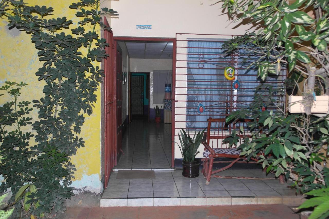 Hostal Nicaragua Guest House Манагуа Экстерьер фото